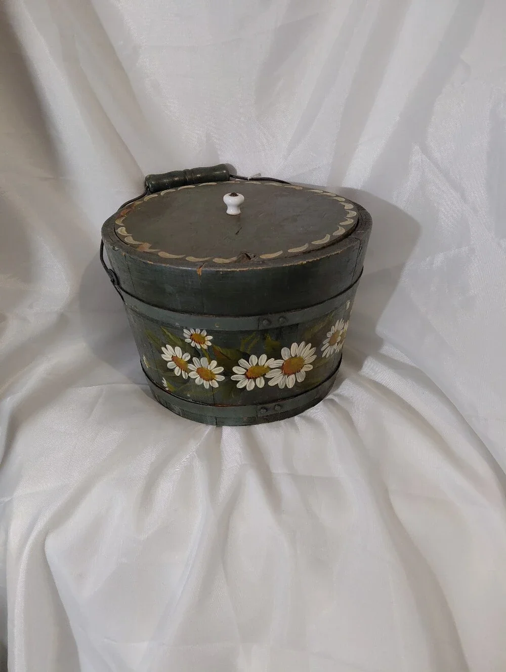 Source Unknown Painted Daisy Wooden Box - Green with White